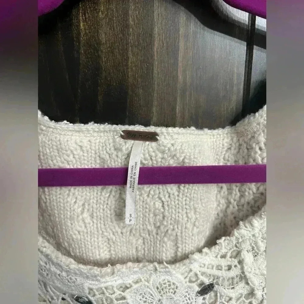 Free People Cropped Ivory Embellished Beaded Lace Wool Blend Sweater S/P - Picture 3 of 6